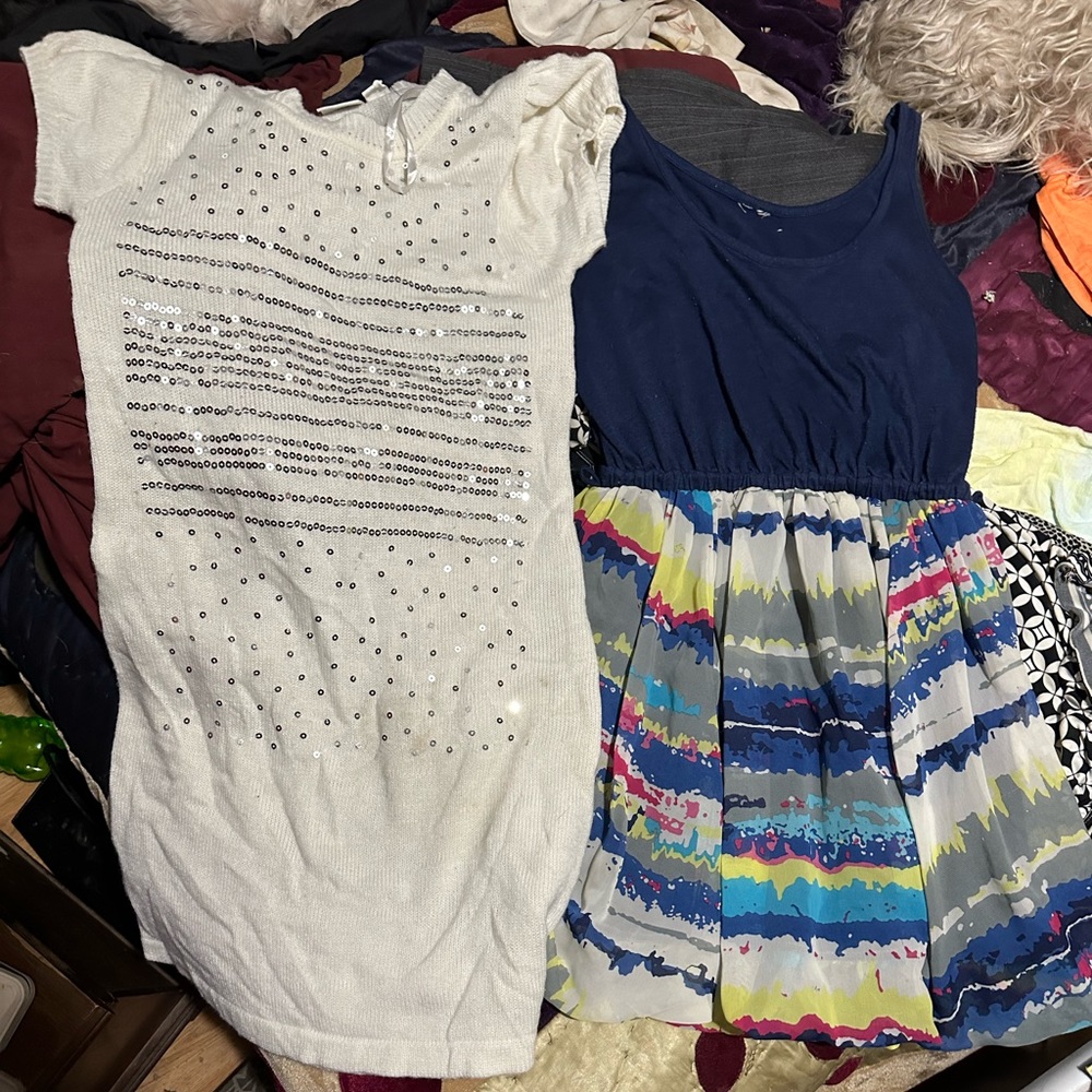 2 dresses - Picture 3 of 5